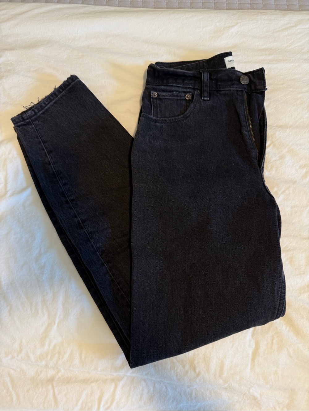 Abercrombie & Fitch 80s Mom High Rise Jeans in Black Wash
